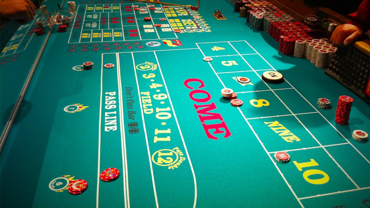 Craps (how to play, betting systems) hero image
