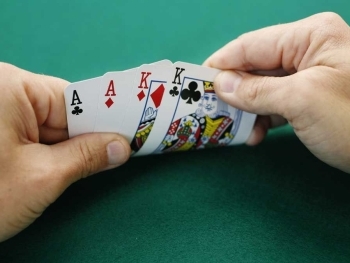 Omaha Poker: The Ultimate Guide image