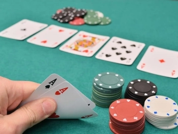 Texas Hold’em: The Ultimate Guide to the World’s Most Popular Poker Game image