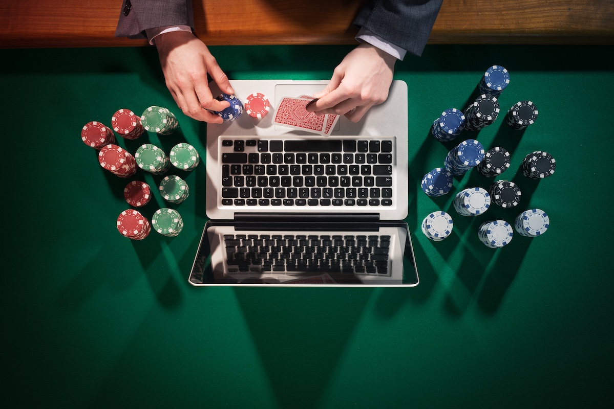 Online Poker vs. Live Poker: Which One Suits You Best? hero image